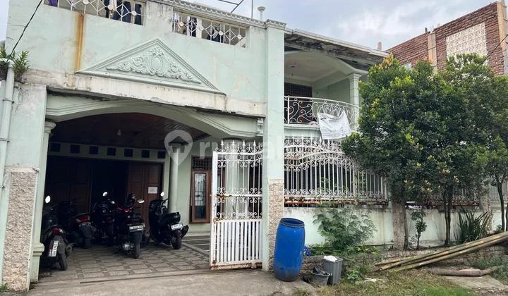 Rumah 2Lantai dengan 5 Kamar Tidur di Logam Bandung