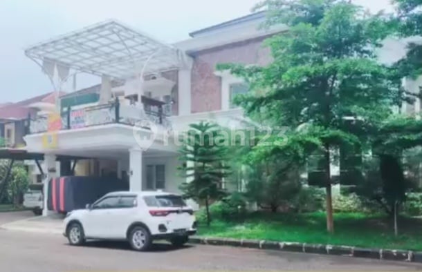 Rumah Pojok Cukup Bagus dan Strategis di Dalam Cluster Ternama