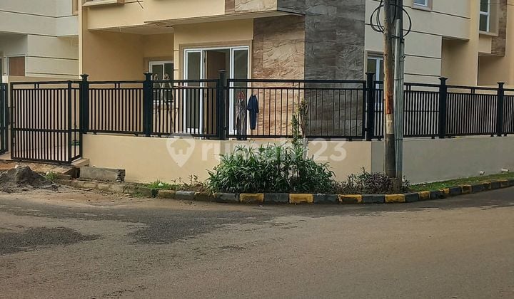 For Sale Brand New 9.5 Meter Width House in Sector 7a Gading Serpong