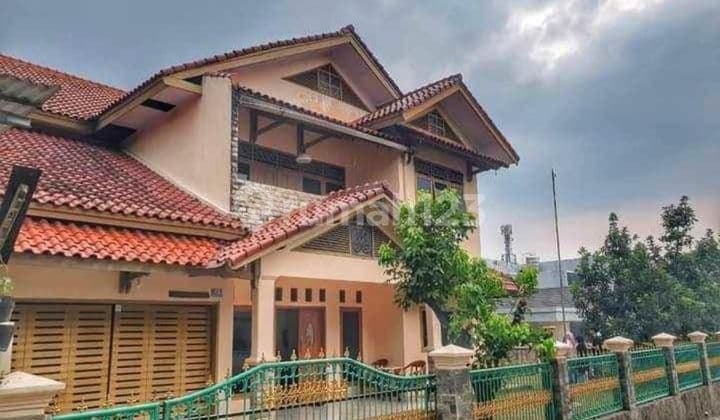 Jual cepat Rumah 2 Lantai lokasi strategis dekat kampus ui