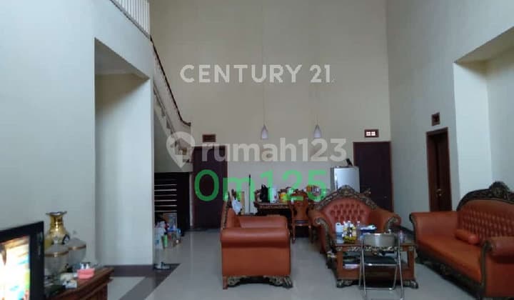 Hunian Strategis Dikawasan Favorit, Lingkungan Tenang Rapi dan Ny