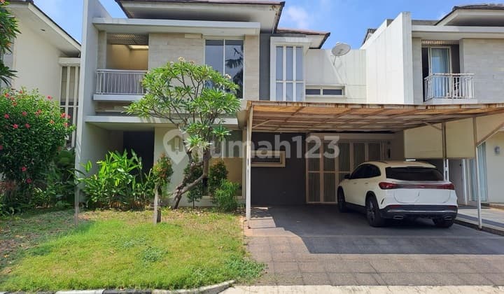Rumah Bagus 2 lantai di Puri Botanical