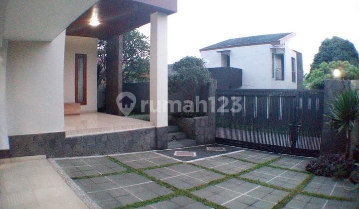 Rumah Hoek 2 Lantai di Sariwangi Parongpong Dekat Polban