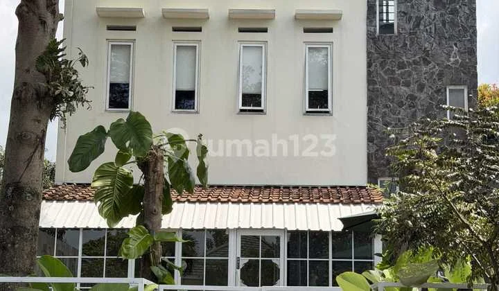 Cozy 2.5-Storey Home, Home Charging, Spacious Yard, Mountain View in Cilimus - Kuniangan