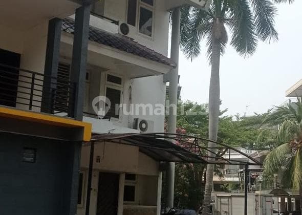 Town House Pantai Mutiara, 5 Bedrooms, Land Area 235m²