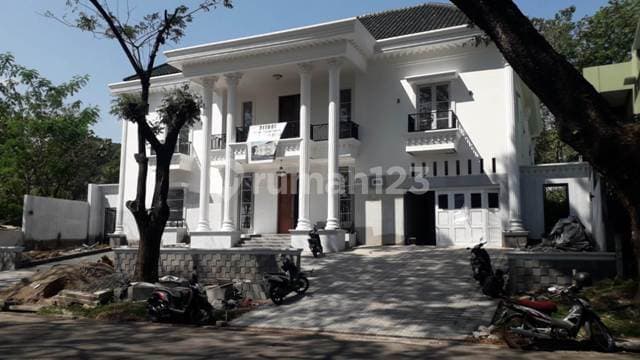 Rumah Pojok,hanya Lima Menit Ke Gerbang Toll Sentul City