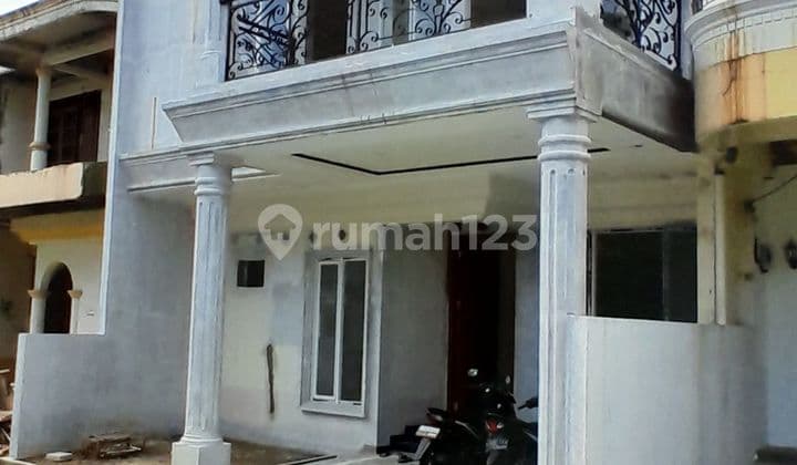 Rumah Dengan Kamar Besar besar Hanya Tujuh Menit Ke Gerbang Toll Sentul City