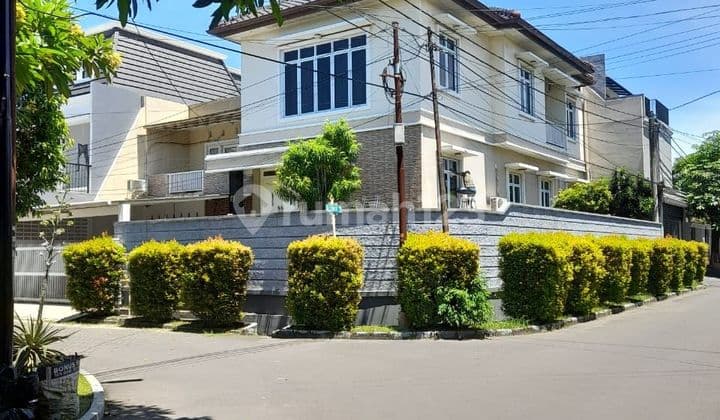 Rumah Hook Dekat ke plaza bintaro tangerang selatan banten