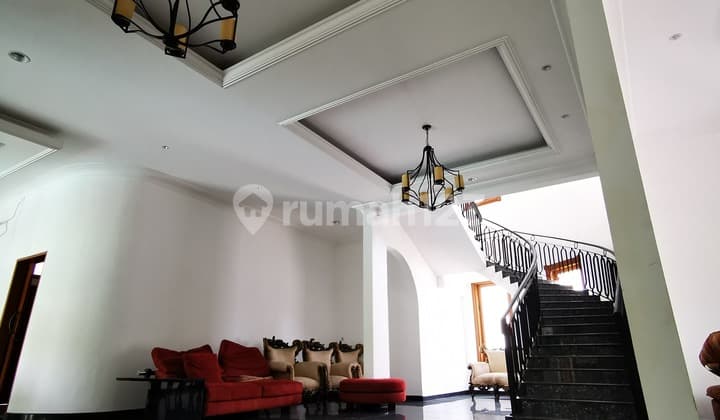 Disewakan Rumah Mewah Dikawasan Pemukiman Elite Mega Kuningan