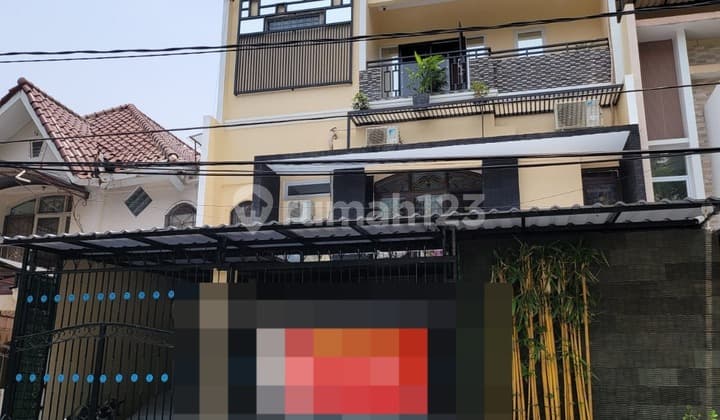 jual rumah siap huni bagus 3lantai di kelapa gading