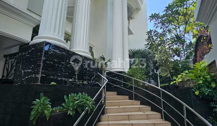 Rumah Mewah Full Furnished di Sunter
