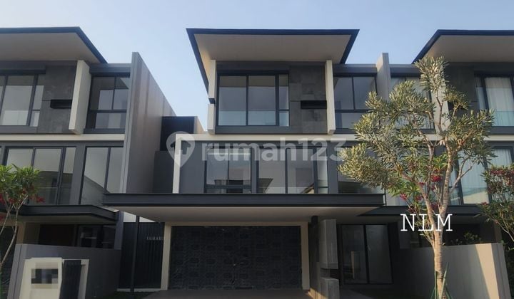 JUAL CEPAT RUMAH ADA LIFT LYNDON NAVAPARK DI BSD