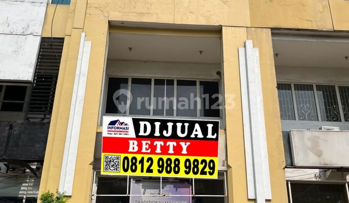 3-story shophouse in Modernland Cipondoh