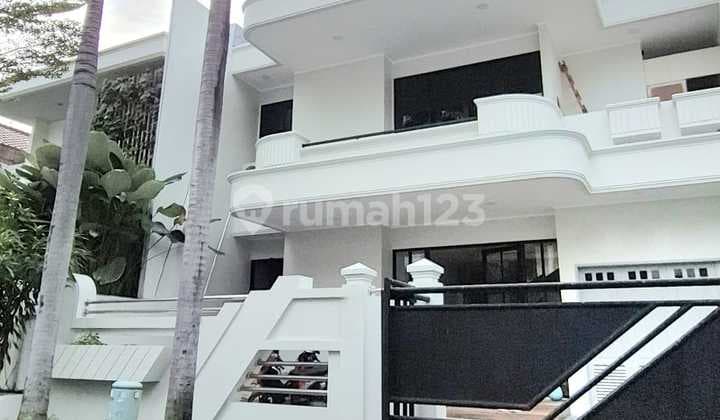 Rumah Cakep Rapi di Puri Kencana, Siap Huni