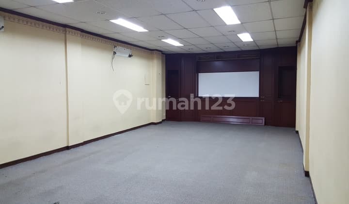 Ruko di Komp Kedoya Elok Plaza 4½Lt Utara