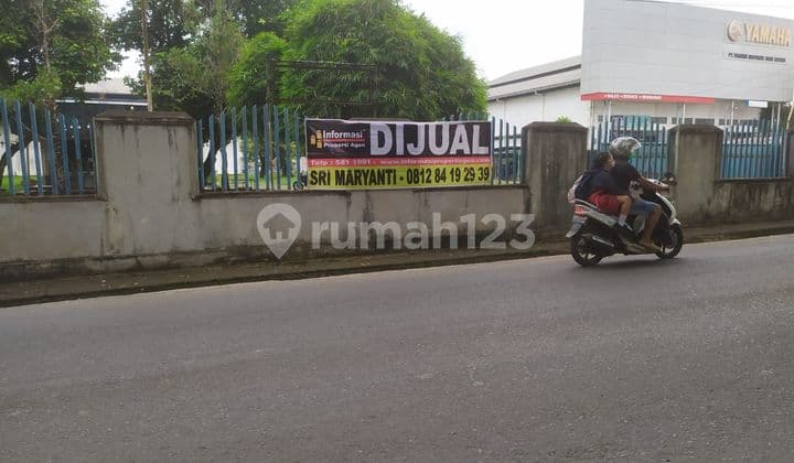 Ex-factory warehouse, area 1.5 hectares, in Palembang.