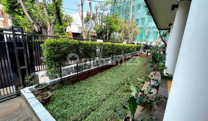 Rumah 2 Lt Asri Di Lebak Bulus Huk 424 M2 Rumah Bagus SHM di Jl. Bumi Asih I, Lb. Bulus, Kec. Cilandak, Kota Jakarta Selatan, Daerah Khusus Ibukota Jakarta, Lebak Bulus