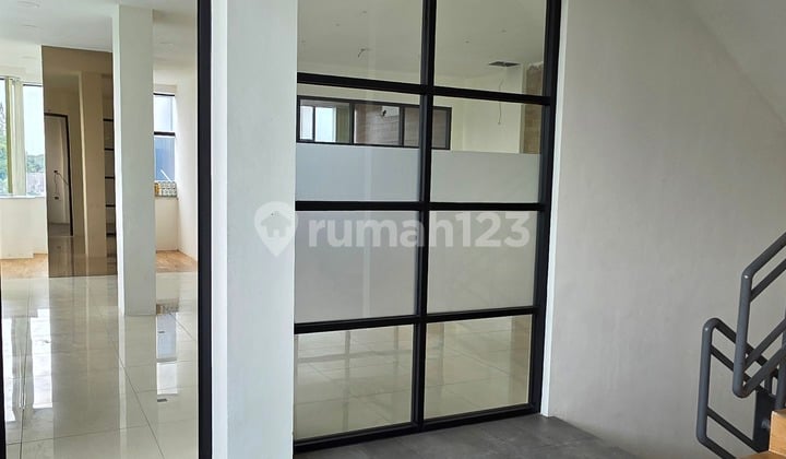 Ruko Kedoya ******** Facing Main Road, Huk, Prime Location
