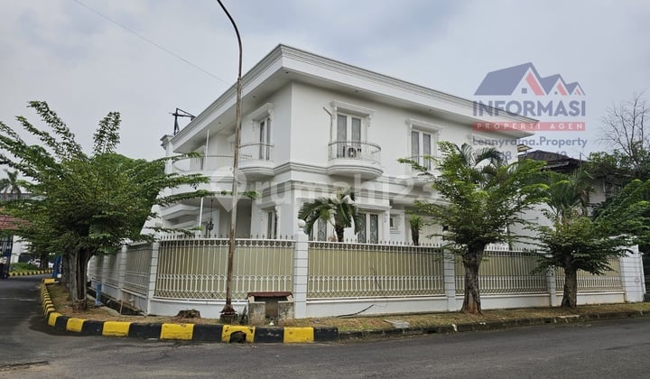 Rumah 2 Lantai Hook Dalam Cluster Bagus