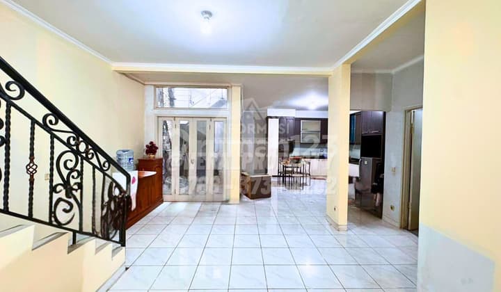 Disewakan Rumah di Villa Meruya 2Lantai Kondisi Bagus dan Rapi Siap Huni 3 Kamar