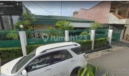 Rumah Hitung Tanah Lokasi Strategis Bebas Banjir di Kemanggisan, Jakarta Barat