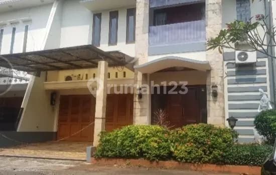 Rumah Bagus 2 Lantai Dan Semi Furnished di Fatmawati, Jakarta Selatan