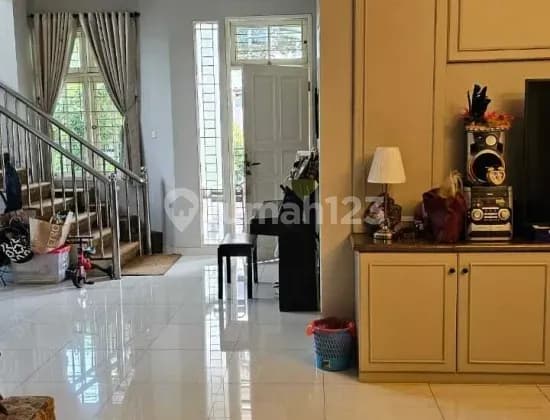 Neat House Ready to Occupy 4 Bedrooms. 4 Bathrooms Puri Indah, West Jakarta