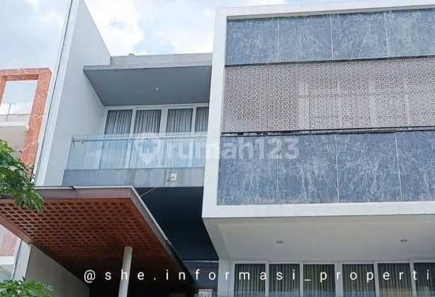 Rumah Minimalis Bagus Permata Buana, 4 Lantai, Lt.180m2
