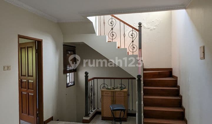Rumah Mutiara Kedoya, lt.592m2, 2 Lantai, SHM