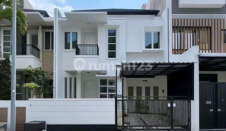 Rumah 2 Lt , Sdh Renov, Siap Huni