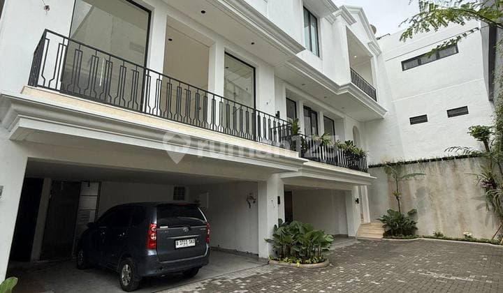 Brand New Luxury Townhouse, Available 4 Units