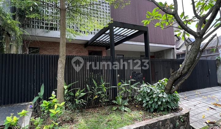 Rumah Modern Industrial Sudah Renovasi SHM - Sertifikat Hak Milik di Komplek Villa Delima, Lebak Bulus
