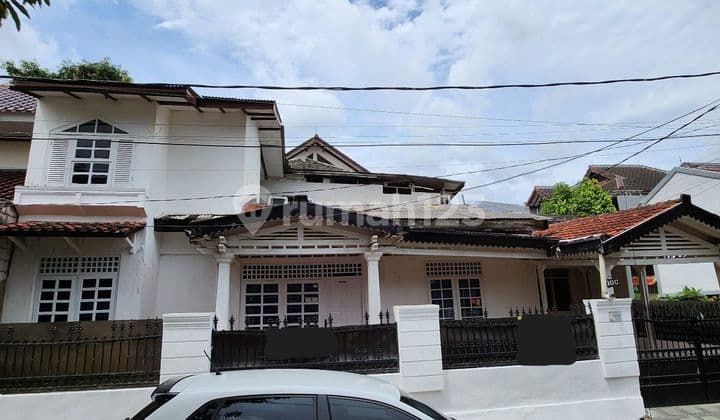 Rumah di Komplek Mega Cinere Butuh Renovasi Dekat Informa