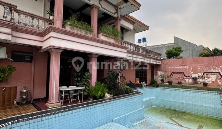 Dijual Rumah Lama 2 Lantai di Adhiyaksa Lebak Bulus