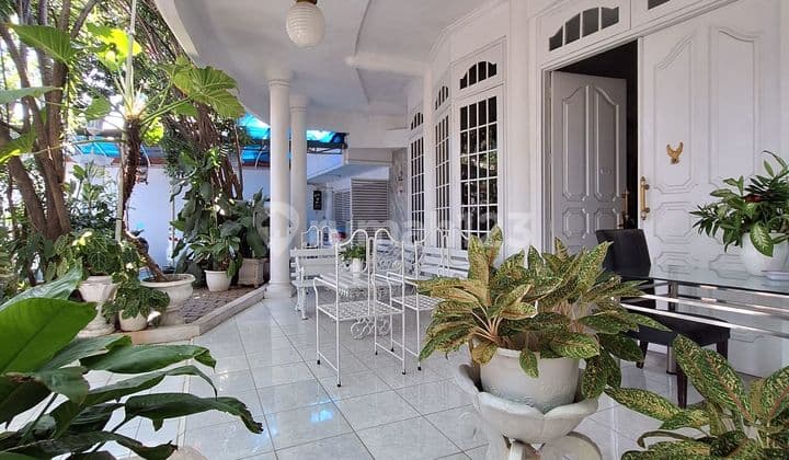 House by the Road in the commercial & premium area of Tebet Mas Indah