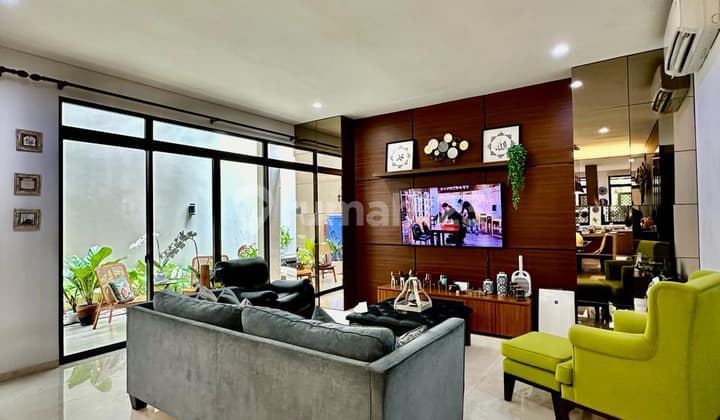 Rumah Mewah Dalam Komplek Serenia Hills Signature Semi Furnished