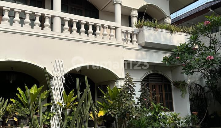 Rumah Siap Huni 2 Lantai di Pondok Indah