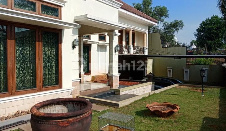 Cozy House + Swimming Pool at Raffles Hills Boulevard, Cibubur