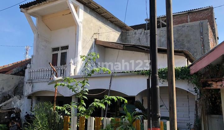 House in the Trengguli Area House in the Trengguli Area