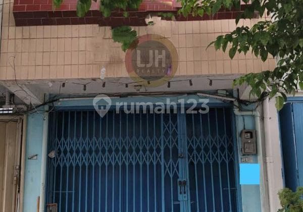 Ruko bagus di jalan Beteng
