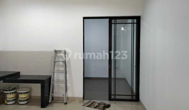 Rumah Siap Huni di Cluster Asia Green Lake City Strategis Nego