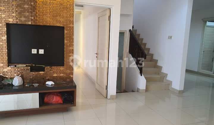Well-Maintained and Nice Residential House in Atlanta Puri Mansion, West Jakarta