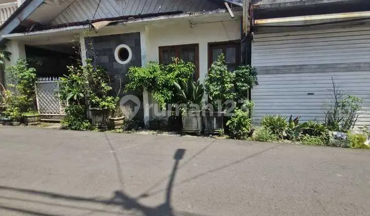 Rumah Luas di Utan Kayu - Lokasi Strategis Dekat Pusat Jakarta Timur