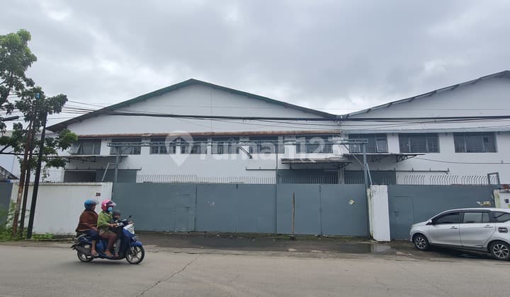 Warehouse for Rent with 2-Story Office on Galangan Kapal Street, Makassar