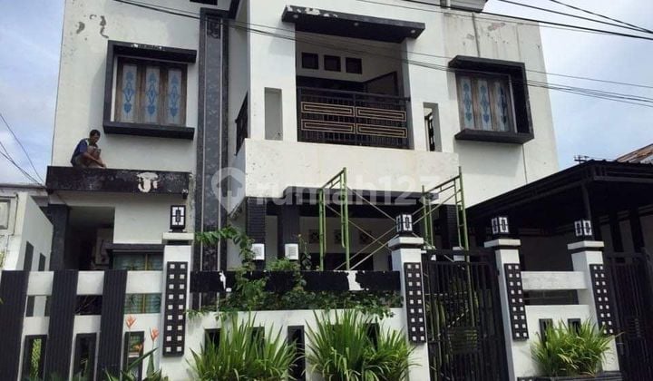 Jual Murah, Rumah Mewah 2 Lantai Di Jl Domba Makassar