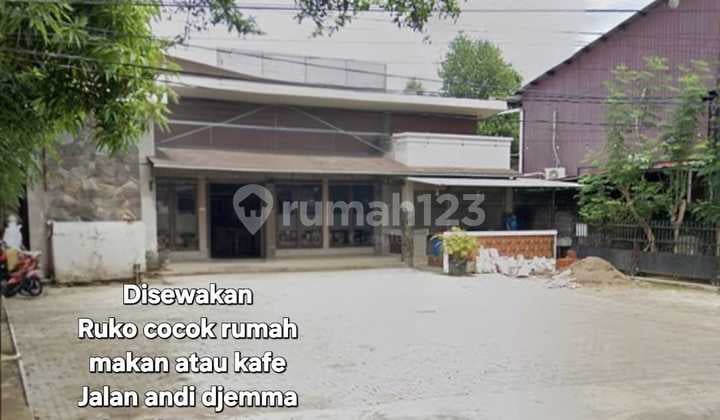 Rumah Disewakan Cocok Buat Cafe di Jl Andi Djemma Makassar