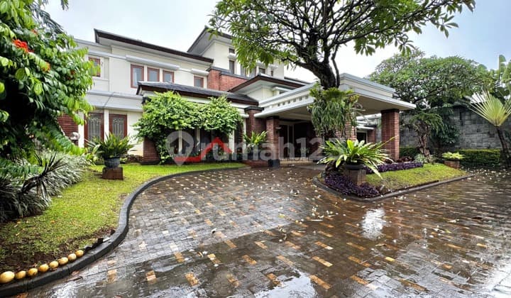 Rumah Mewah Halaman Luas dan Asri Dalam Komplek di Area Pancoran Jakarta Selatan