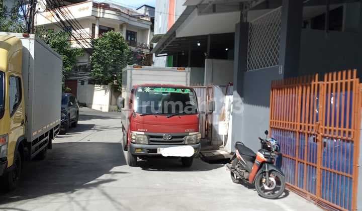 S M Property Teluk Gong House North Jakarta