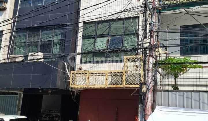 S M Property Petojo Shop House, West Jakarta