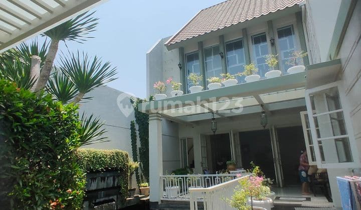 Sewa Rumah Luxury Gaya Belanda, dr. Sutomo Surabaya